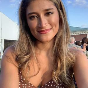 Meet your Posher, Daniela